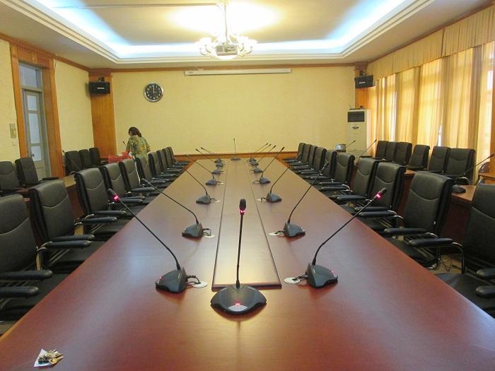 thiết bị hội thảo đầy đủ